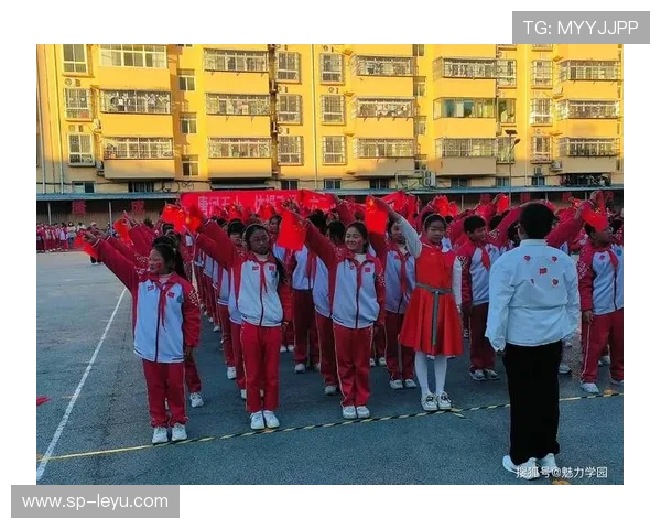 体操女队整齐划一惊艳世界，再获满堂喝彩